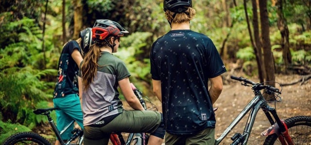 Pedal inn bicycle best sale garage